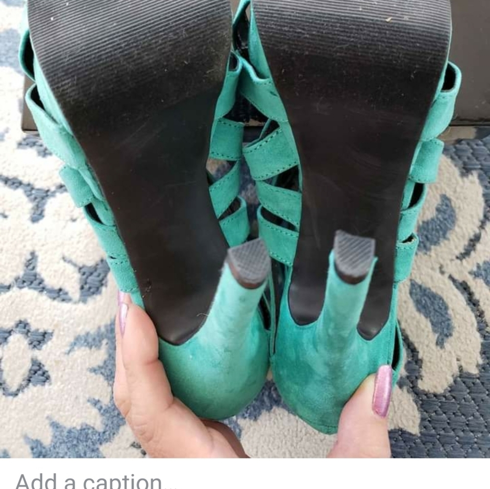 Pumps - Picture 3 of 5